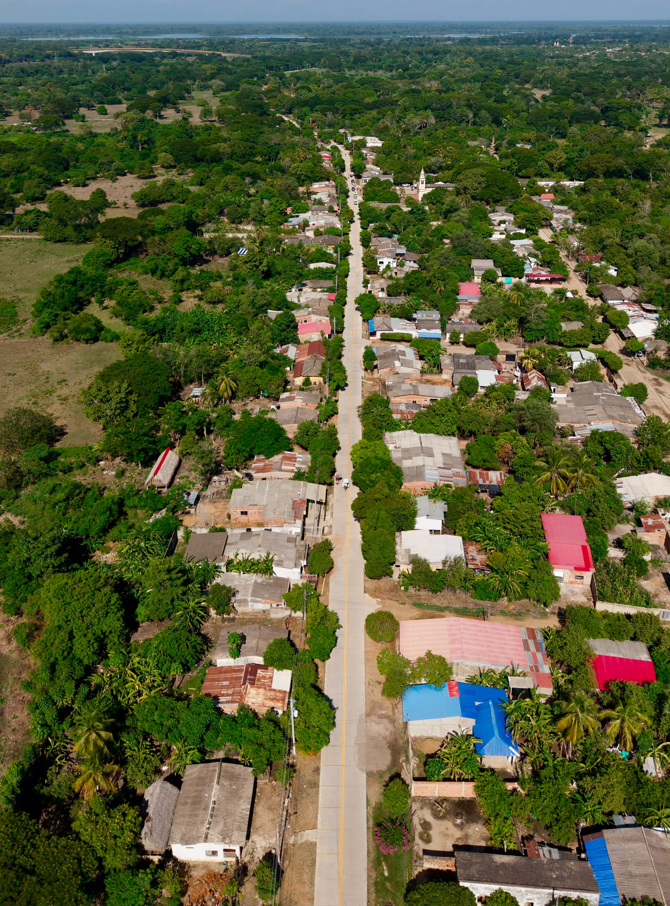 Gobernador entrego  via entre Talaigua nuevo y Talaigua viejo