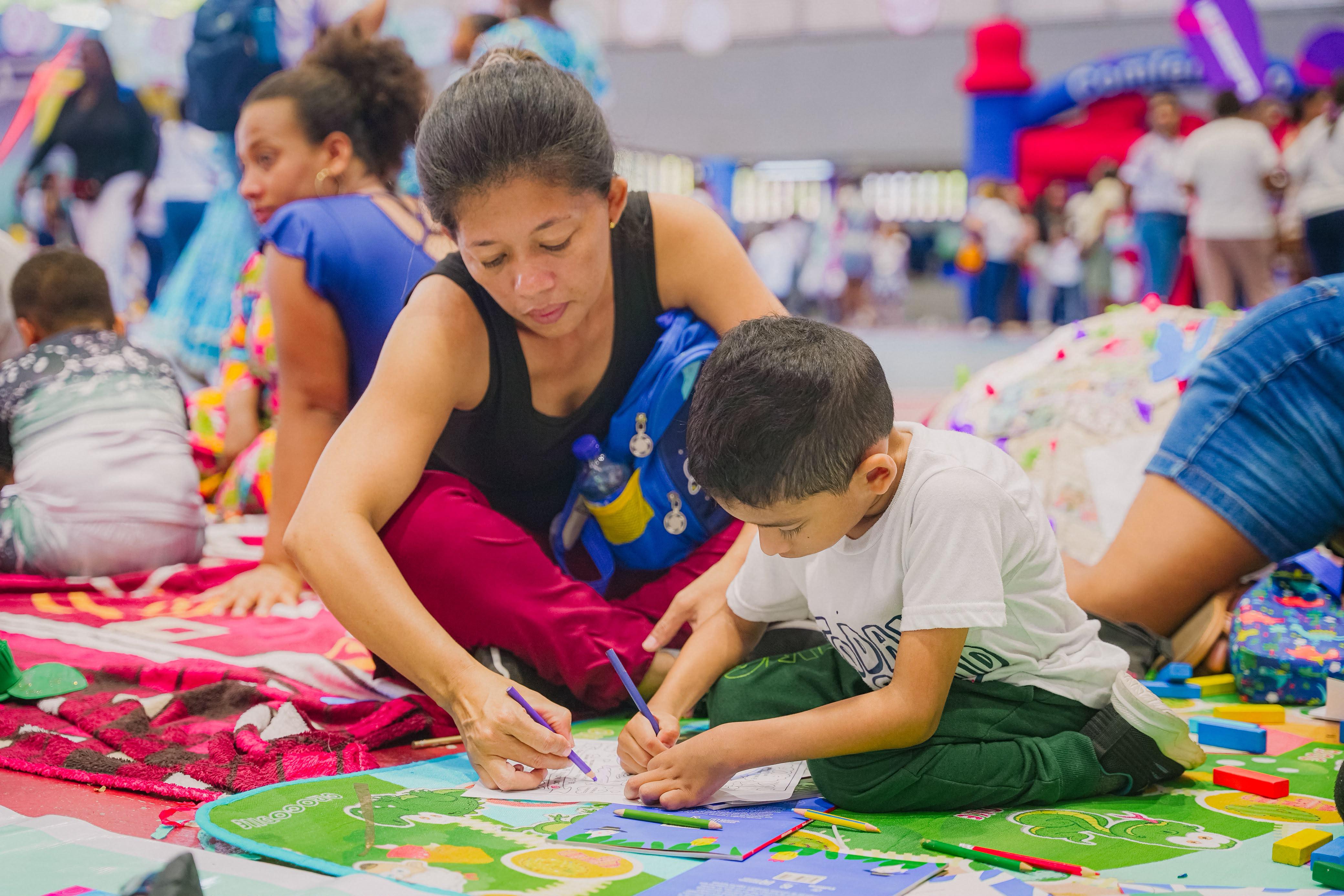 Red distrital de bibliotecas p&uacute;blicas de cartagena participo en la  XVII feria del buen trato de confenalco